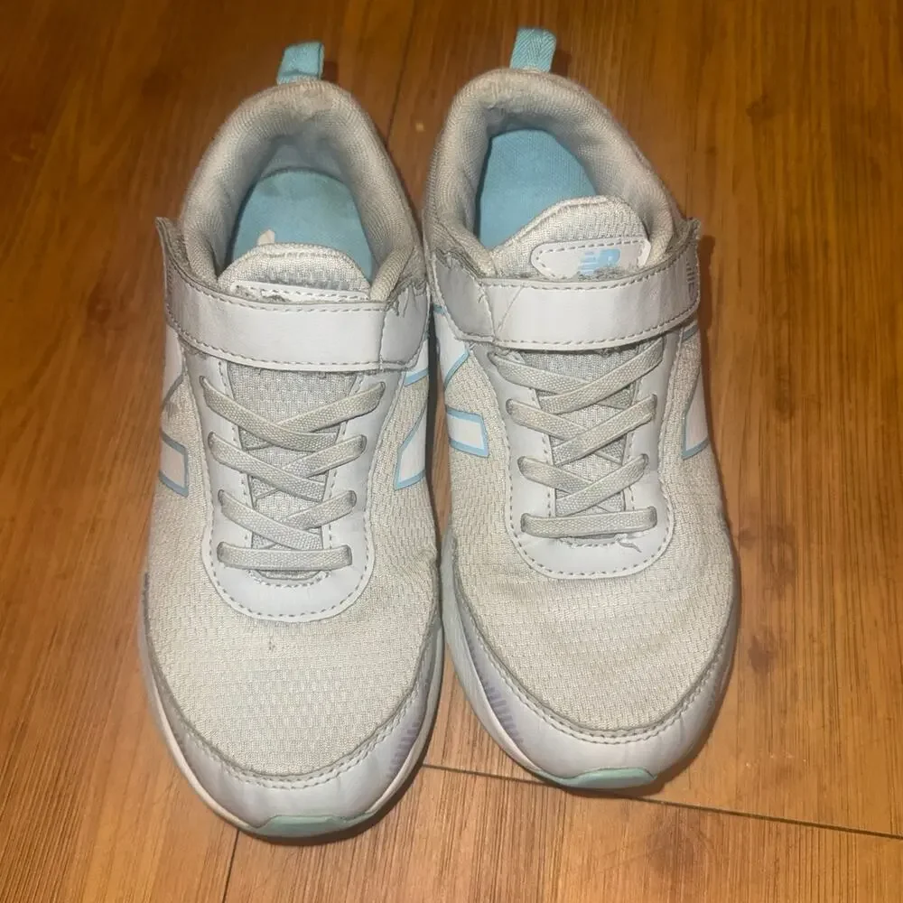 New Balance DynaSoft 545 Kids Size 2 Gray Lilac Blue Running Shoes Sneakers